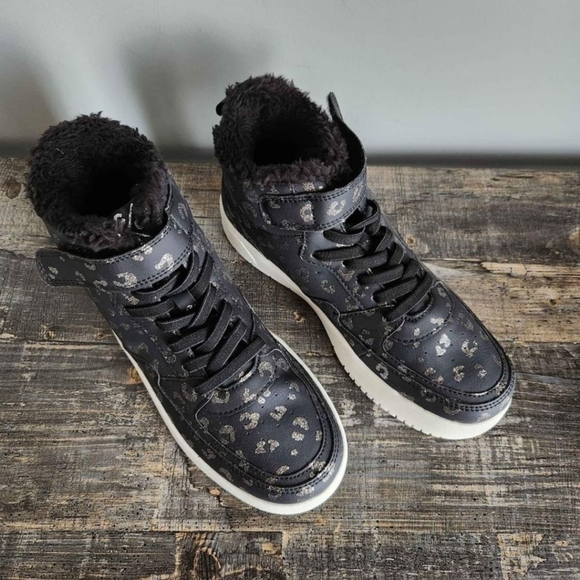 Girls Boots - Picture 2 of 4